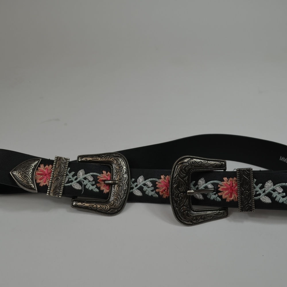 Floral detailing black belt